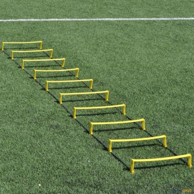 Escalera de agilidad de 10 peldaños. Dos posiciones, plana o elevada. Longitud 4m.