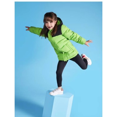 CHAQUETA ACOLCHADA con gorro. 100% poliéster. Tallas: ADULTO E INFANTIL