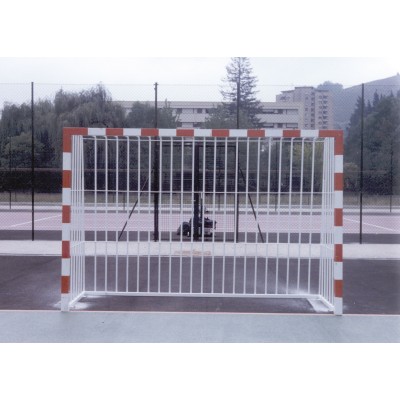 JUEGO PORTERÍAS BALONMANO/FUTBOL SALA METÁLICAS, ANTIVANDÁLICAS. RED FORMADA POR ENREJADO METALICO