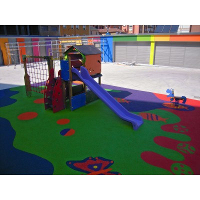 Pavimento continuo de caucho para proteger zonas de juego.